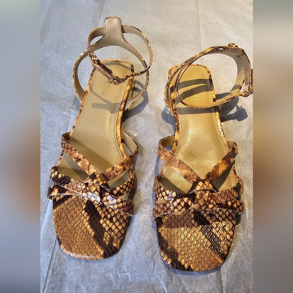 Michael kors Women's brinkley strapy sandals Size 6.5